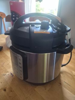 BRAND NEW Instant Pot Duo 6-Qt 7-in-1 Pressure Cooker