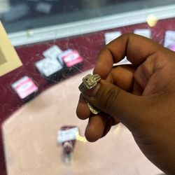 14k Diamond Ring Size 7 ,4.6 Grams 