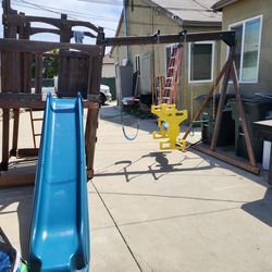 Kids swing set