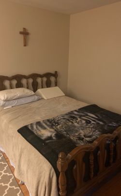 Perfect Condition Bedroom set (not including mattress)