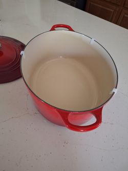 8 qiart.  New!  Le Creuset