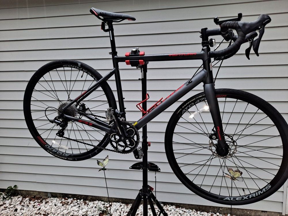 Jamis Ventura Gravel Road Bike