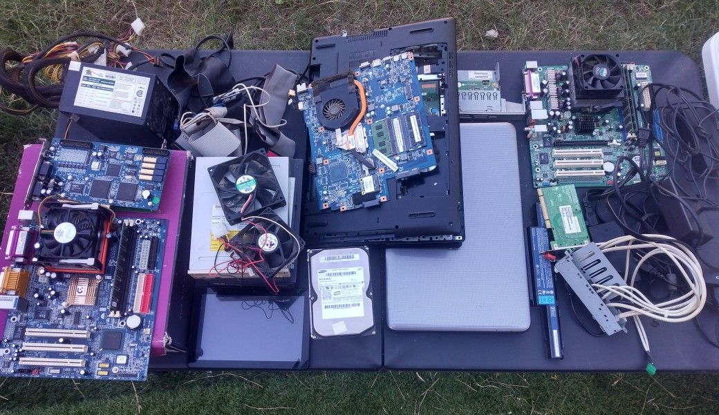 $30 - Bundle Of Untested Desktop, Laptop And Tablet Parts 