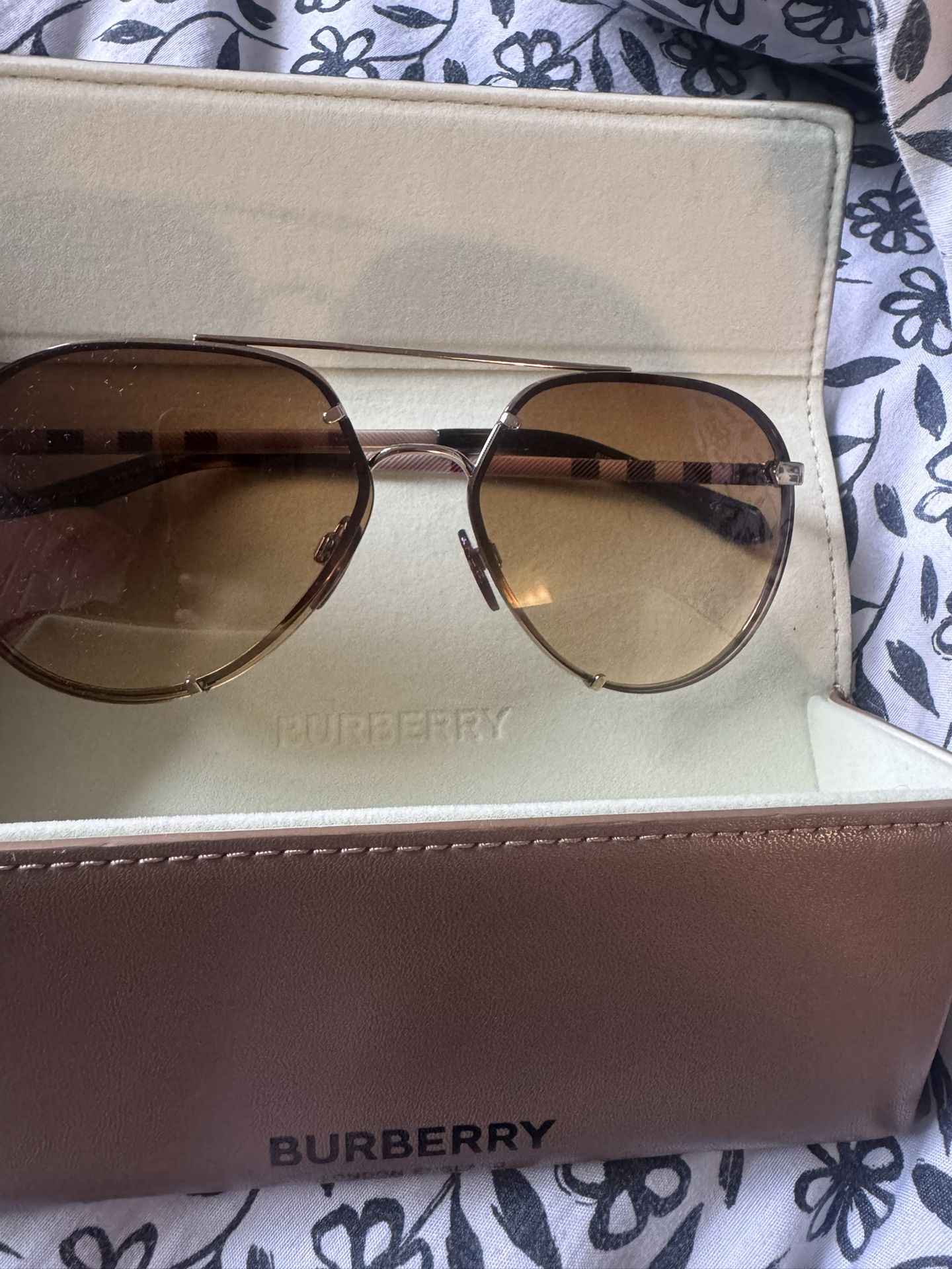 Burberry Women Sunglasses
