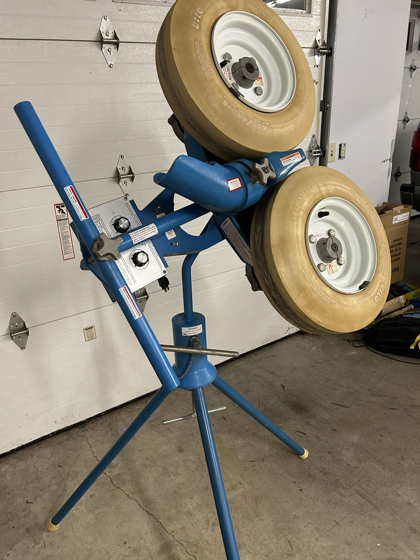 Jugs Baseball Pitching Machine With Net And Balls