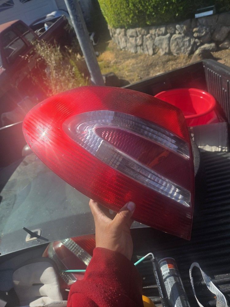 Mercedes LFT tailight 03-09 W209 CLK320 CLK350 CLK500 CLK 2003 to 2009. Hablo Español SE vende