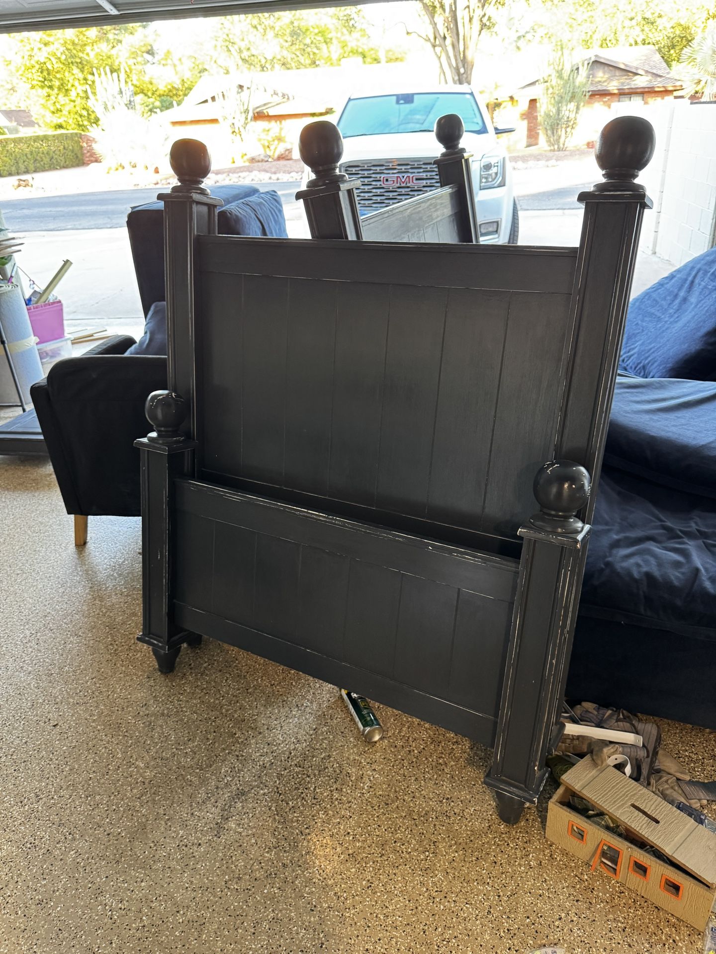 (2) Matching Pottery Barn Style Twin Bed Set!