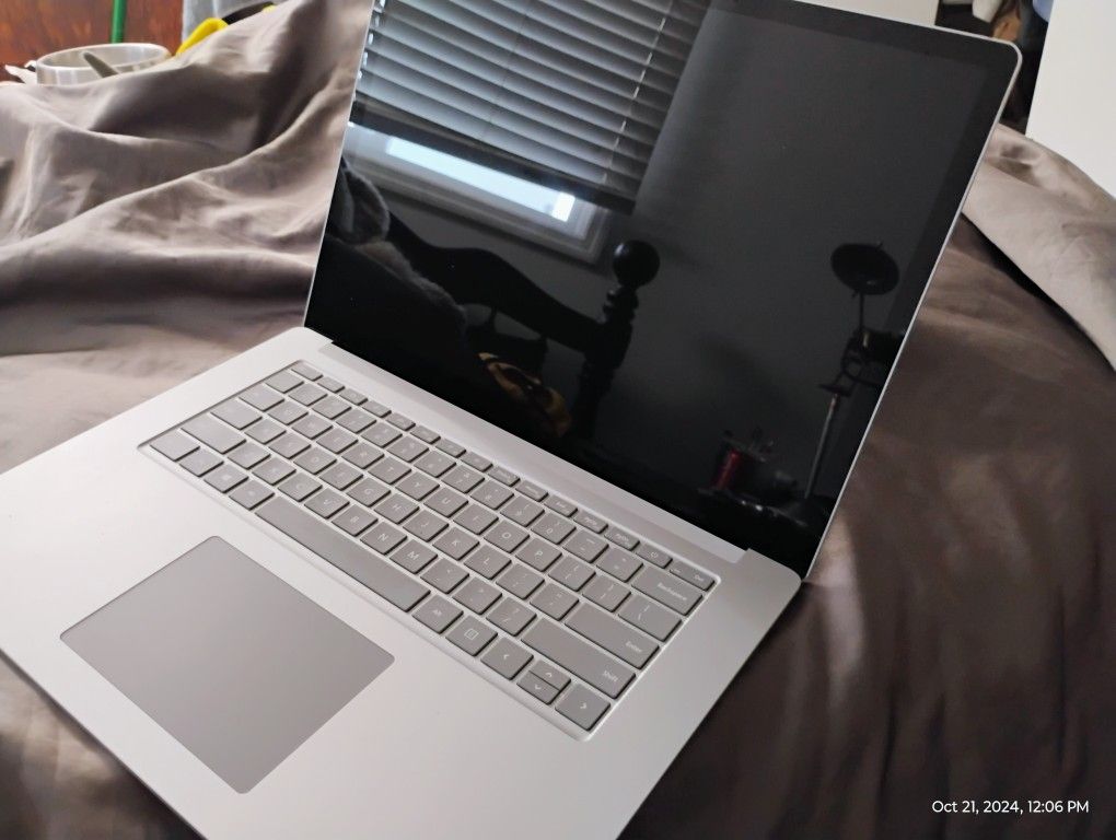 SUPER NICE New 15" Surface Laptop 4~i7~Touch Screen~Platinum Edition - FAST SALE!