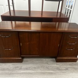 OFFICE/HOME STORAGE CREDENZA CABINET 
