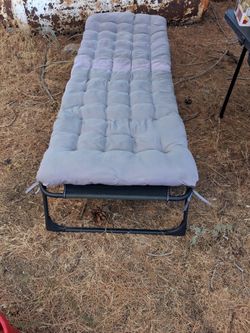 Folding Cot with Tufted Mattress Pad