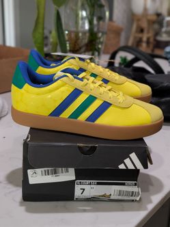 New Size 7M (8.5W) 
Adidas VL Court 3.0 K 
Yellow Blue Green Brazil Gum  
KI3123
