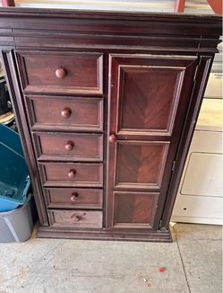 Dresser