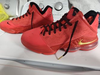 Nike - LeBron 19's Size 11 - New No Box