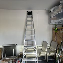 10 Foot A-Frame Ladder