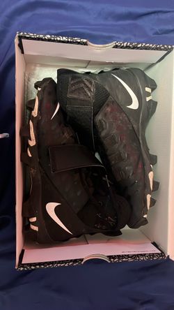 Football cleats 9 in men’s