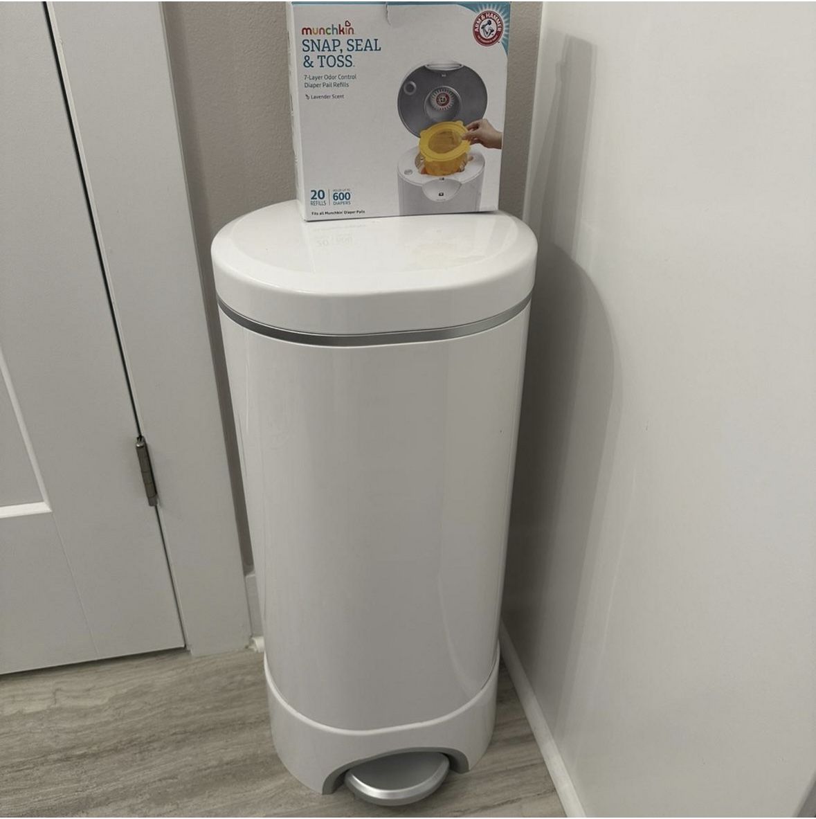 Munchkin Diaper Pail