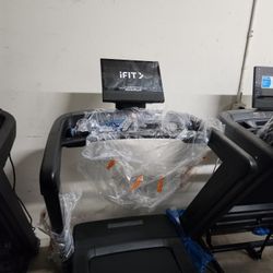 Nordictrack Commercial 1750 Treadmill 2025 model - 22x60 belt - 1300$