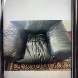 Excellent Condition Big Leather Chair 