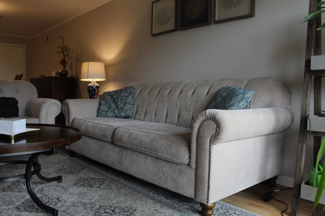 Jordan's Furniture Sofa