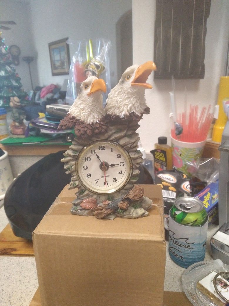Eagle Clock. New.