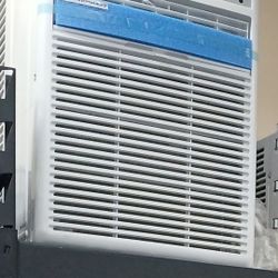 AC 10 Btu Casement