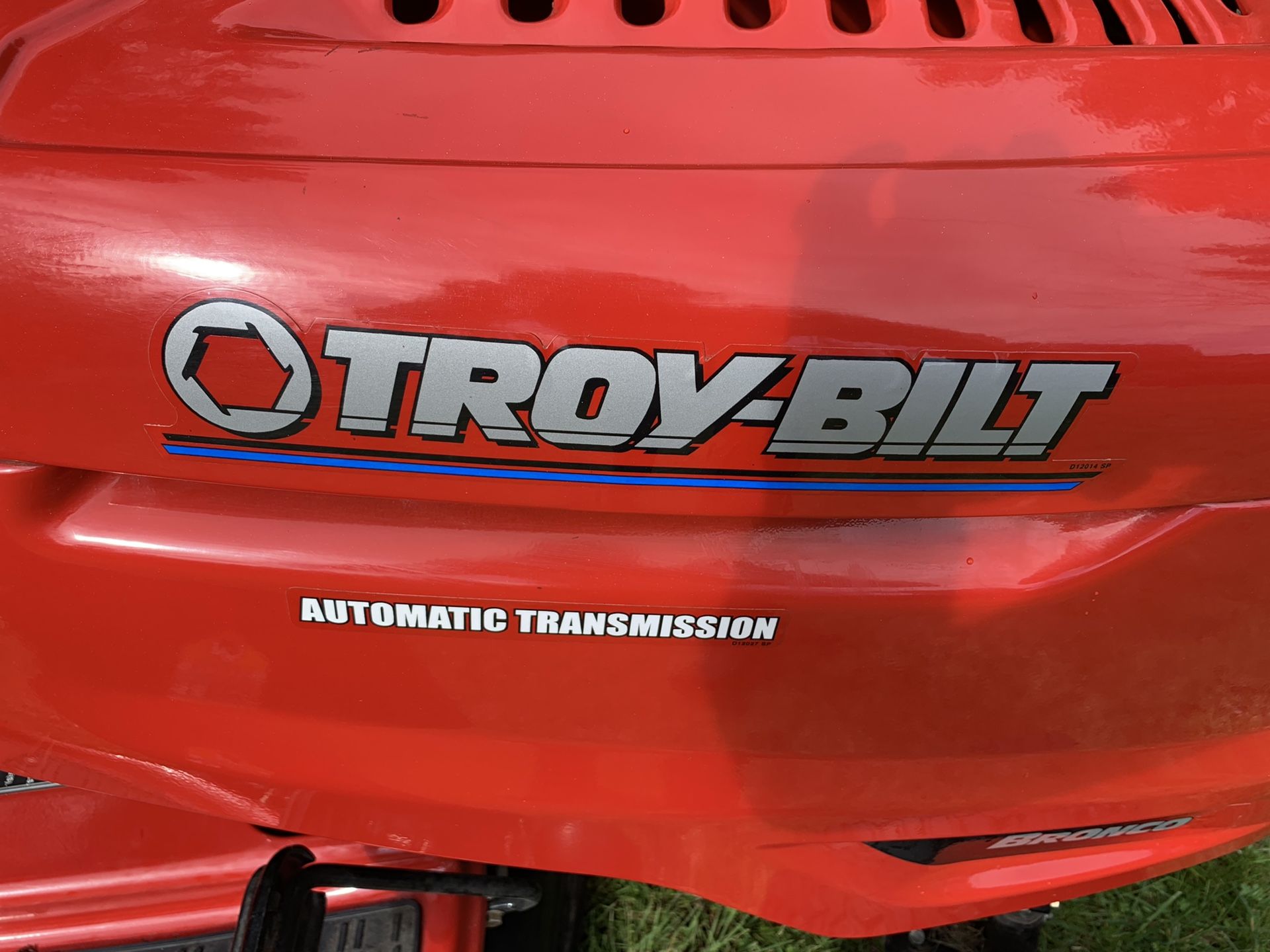 TroyBilt Bronco Riding Lawn Mower w/Bagger grass catcher42”Kohler