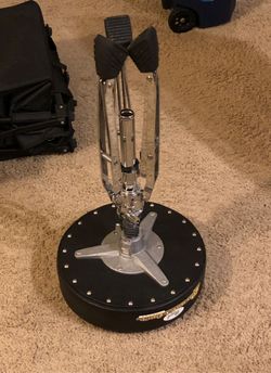 Pearl roadster throne chair