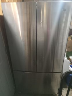 Maytag  3dr Stainless Fridge I Have The Handles. Works Great