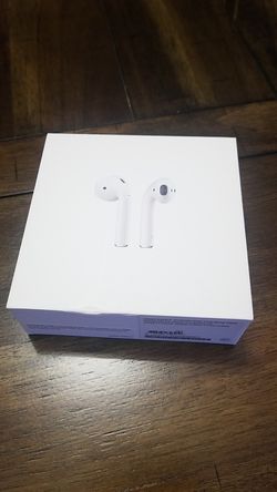 Apple MMEF2AM/A AirPods Wireless Bluetooth Headset for iPhones with iOS 10 or Later White