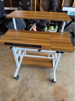 Mobile standing desk