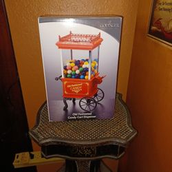 Candy Disoenser