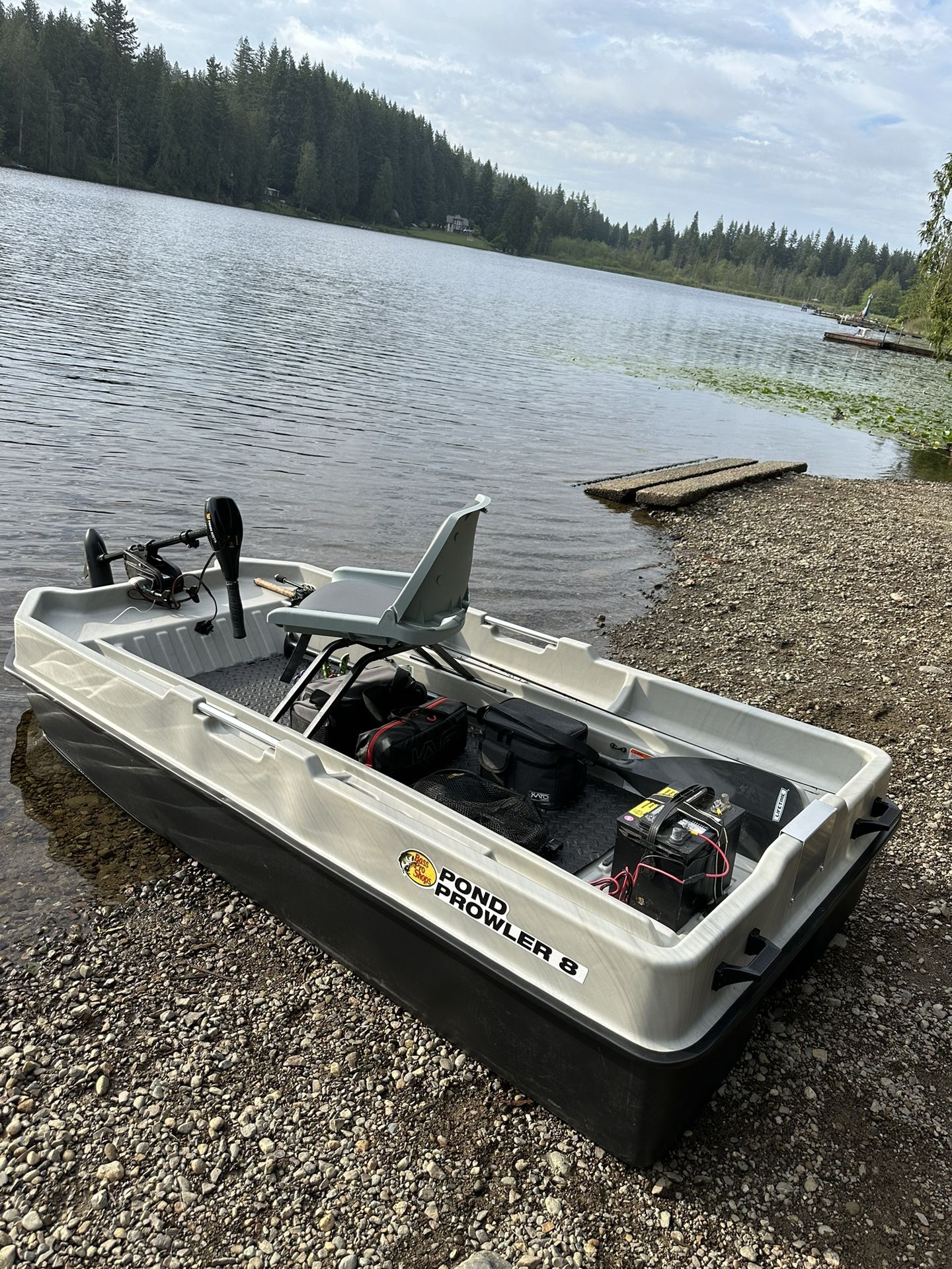 BPS Pond Prowler 8 Bass Boat