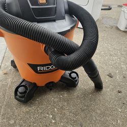 12 Gal RIDGID Wet/Dry Vacuum 