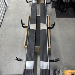 OPEN BOX 19-25 Chevy Silverado/ GMC Sierra Extended Cab Chrome OEM Style Running Boards W/ 6” Step