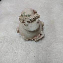 Santa Frog Outdoor Garden Statue