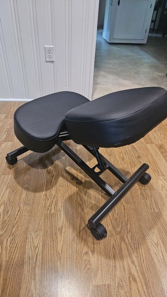 Ergonomic Kneeling Chair