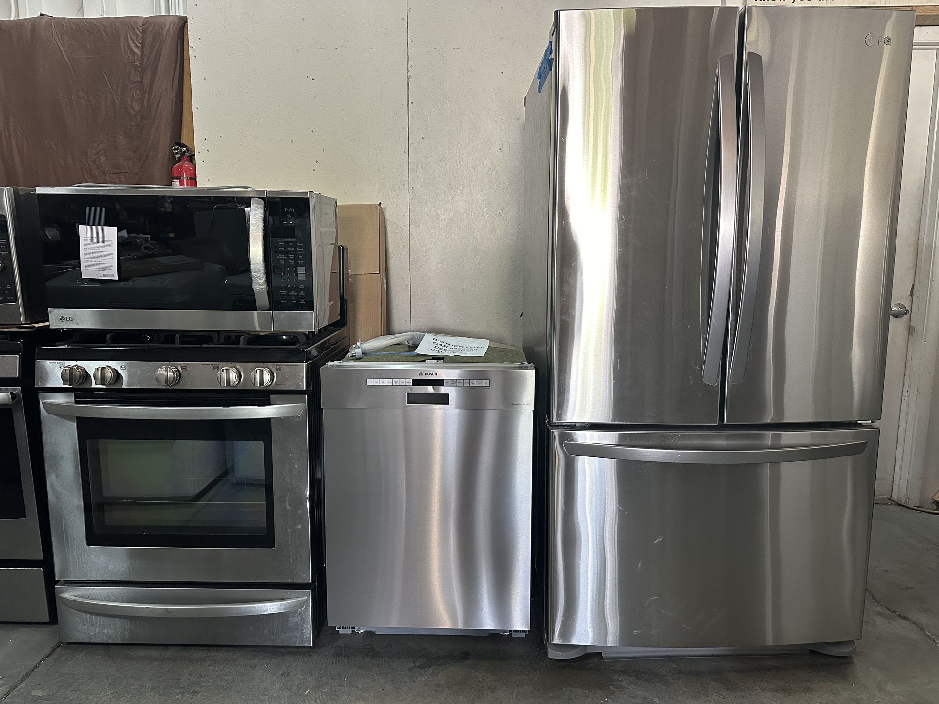 Stainless Steel 4 Piece Appliance Package 