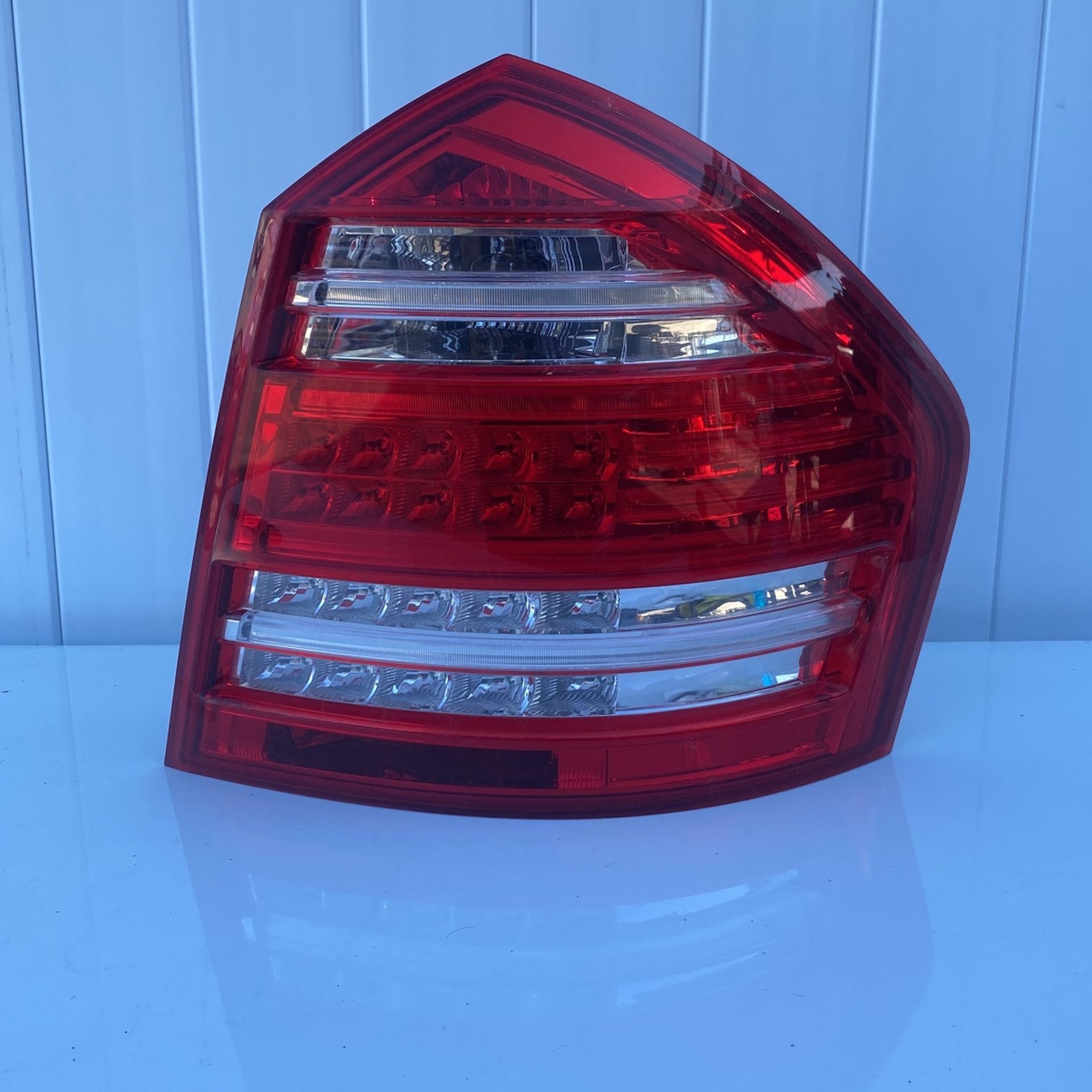 2010 2011 2012 Mercedes-Benz GL450 W164 Right Passenger Side Tail Light OEM A1(contact info removed)64