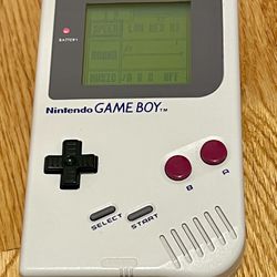 Nintendo Gameboy (Model DMG-1) and Pouch 
