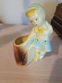 Vtg Shawanee Boy Leaning on Stump #533