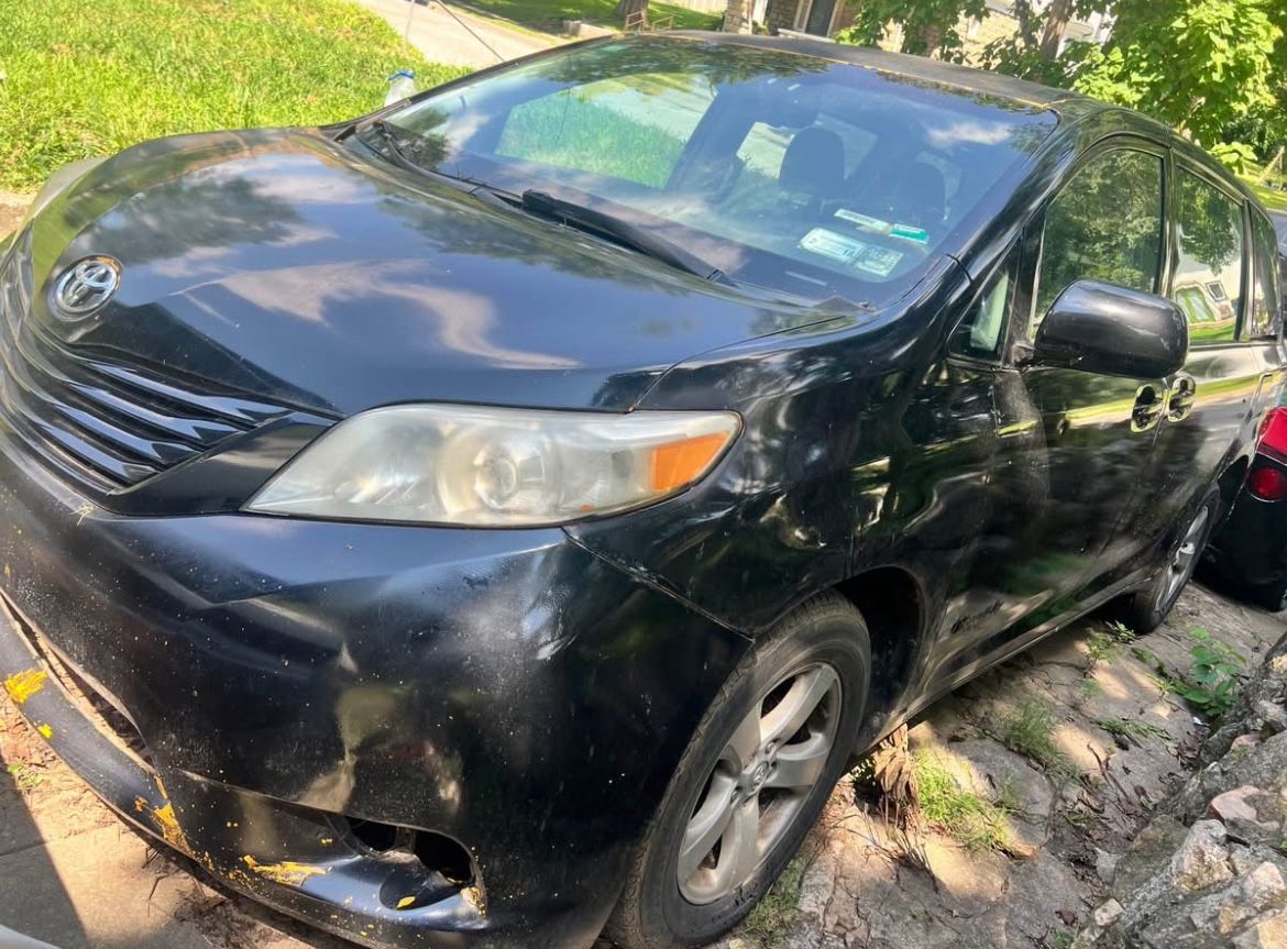 Wheelchair Van 2014 Toyota Sienna
