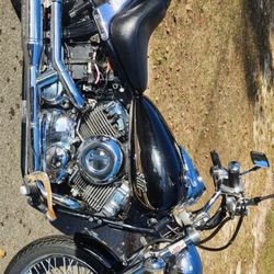 Like New Yamaha Vstar 650