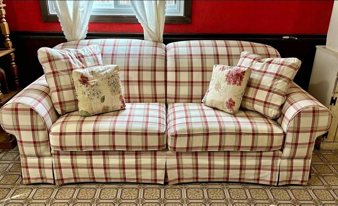 Couch and love seat set - Vintage & GREAT CONDITION