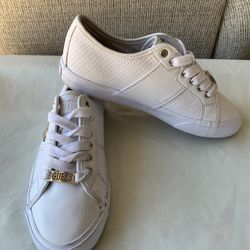 Guess womens shoes size 6.5m