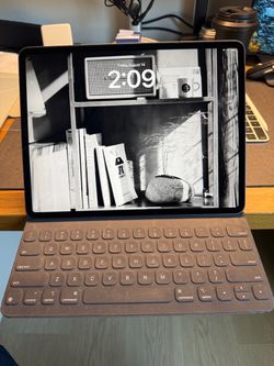 iPad Pro 12.9inch 3rd Gen with Apple Pencil and Smart Folio Keyboard