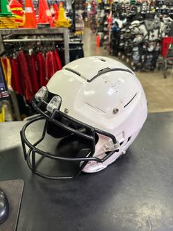 Used Schutt F7 VTD Collegiate Football Helmet Size Large Szn of Play 2024