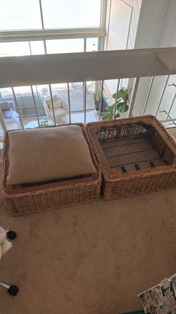 2 wicker stools + 2 pillows