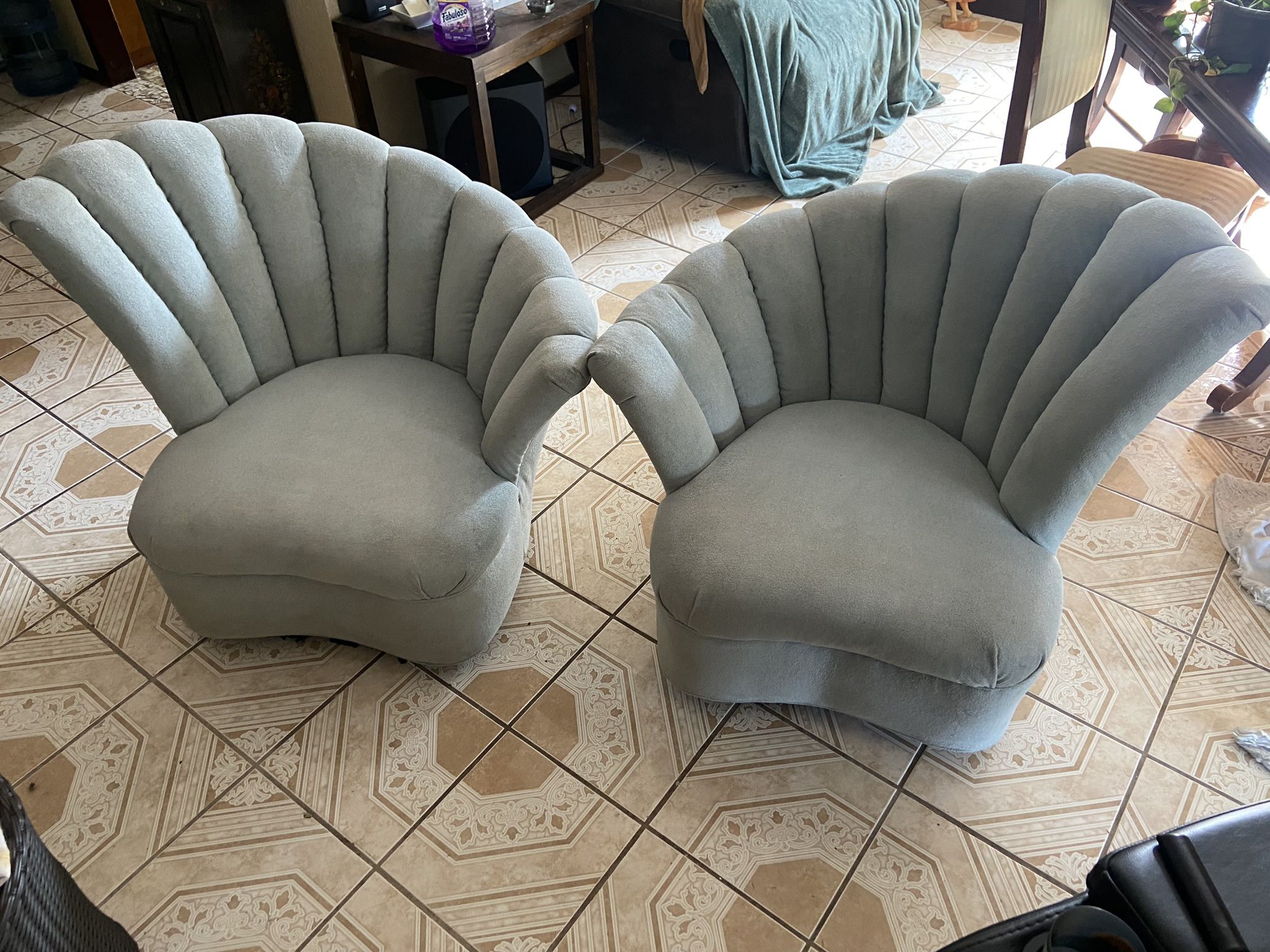Large Swivel Chair Set