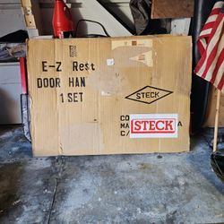 Steck E-Z Rest Door Hangar