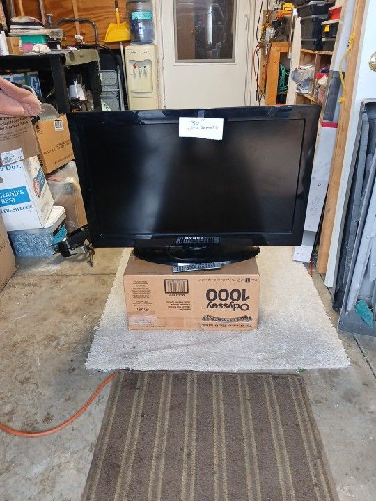 Dynax thirtieth flat screen
